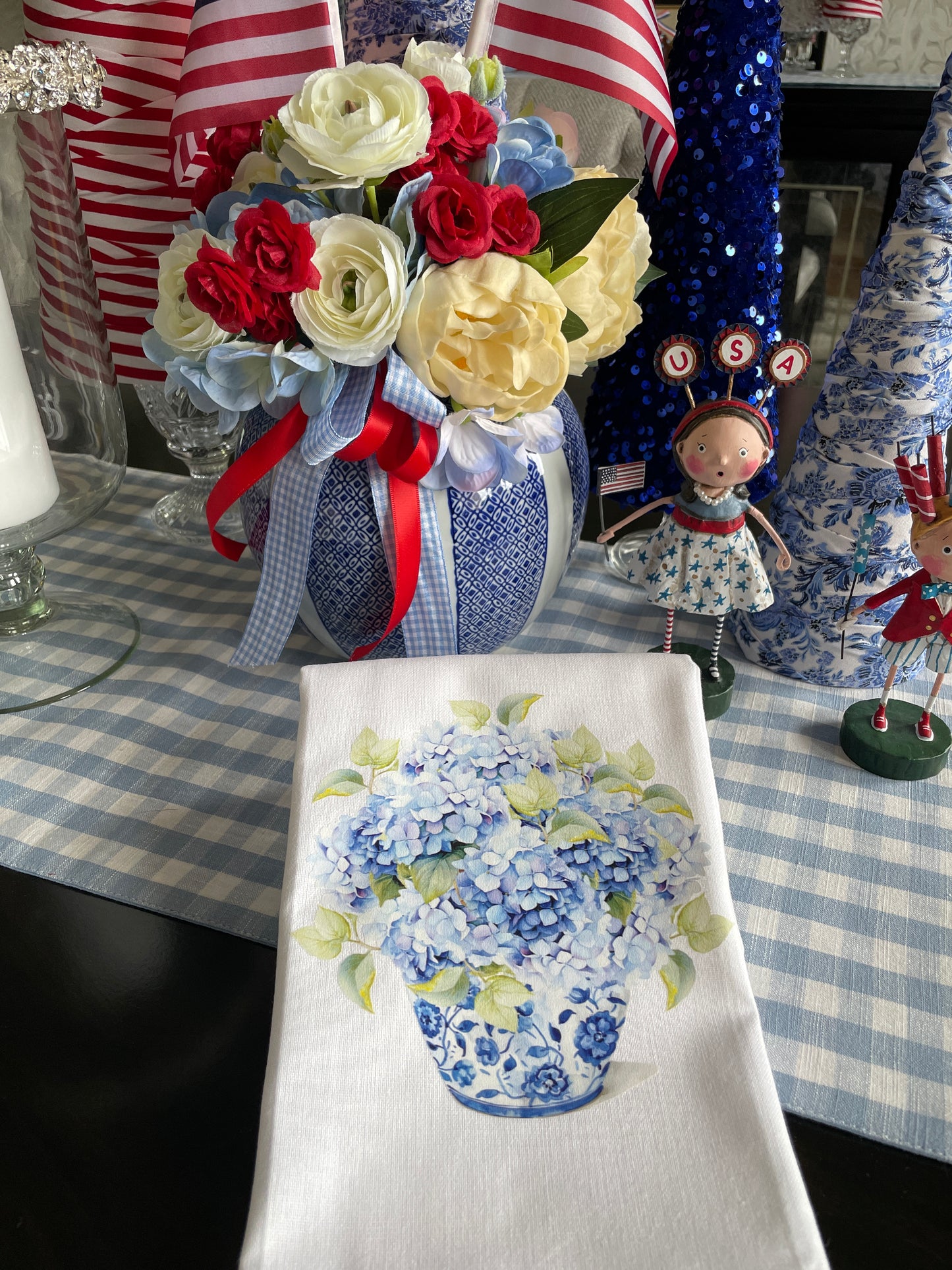 Chinoiserie Jar with Hydrangea Kitchen Towel