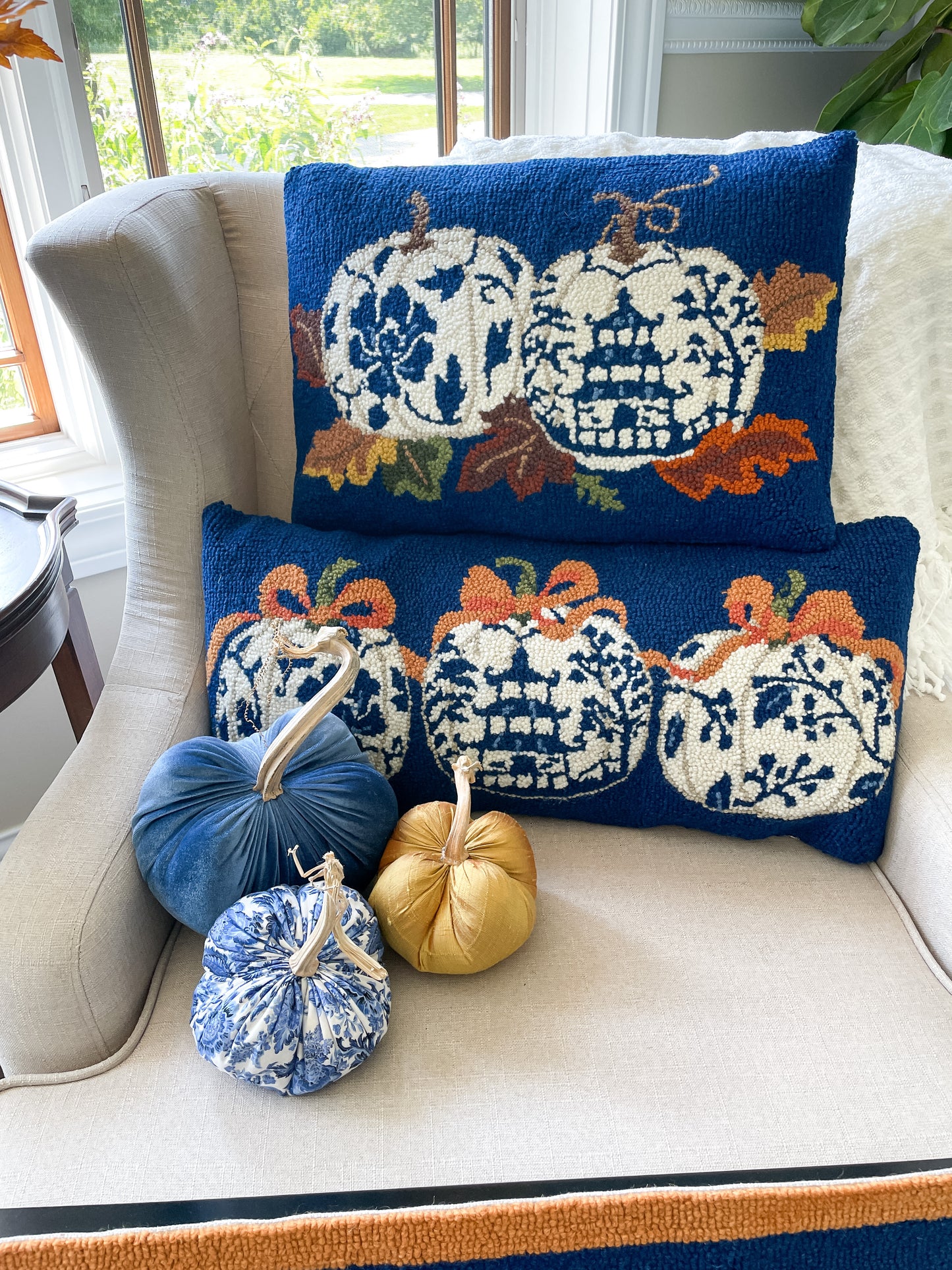 Chinoiserie Pumpkins Hook Pillow